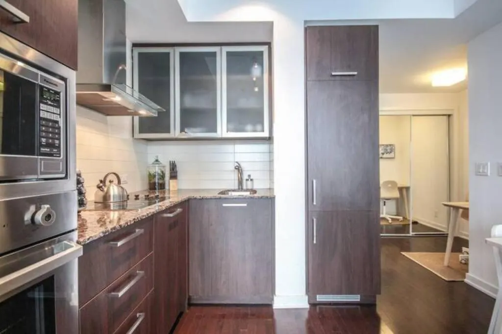 Toronto Downtown Vacation Rentals 0*,